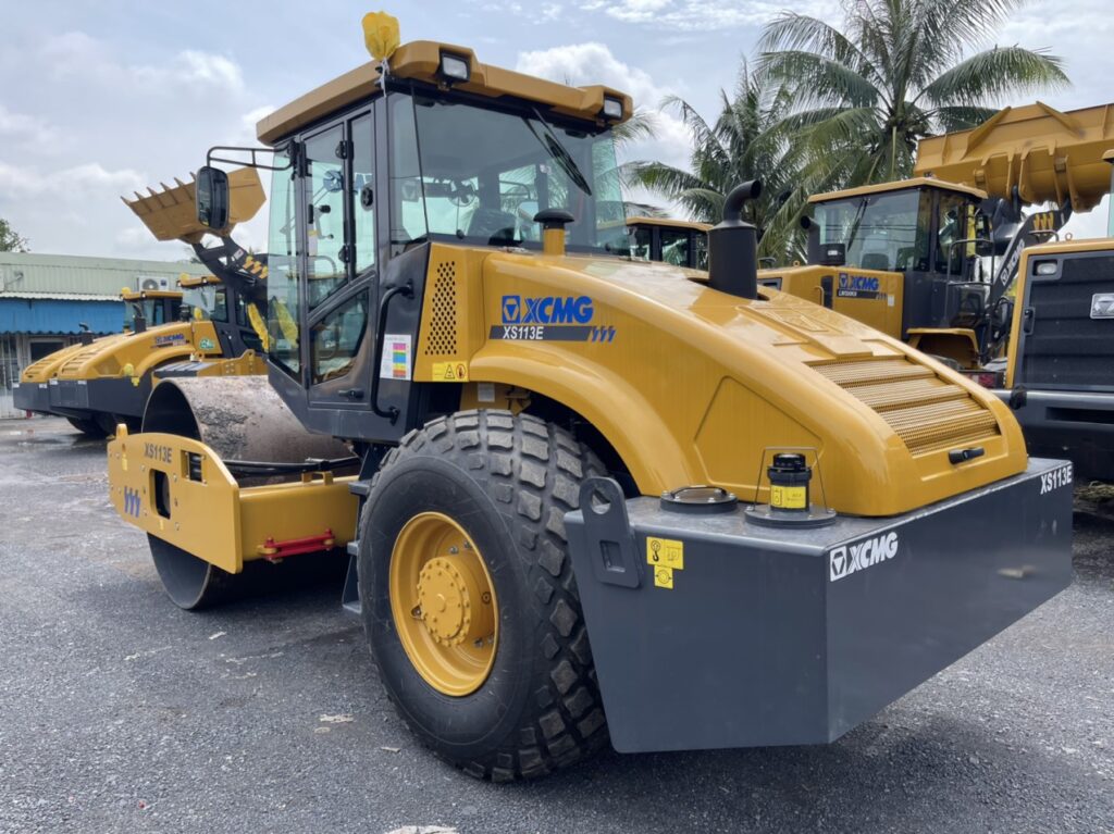Xe lu rung XCMG XS142J – Trọng lượng 14 tấn
